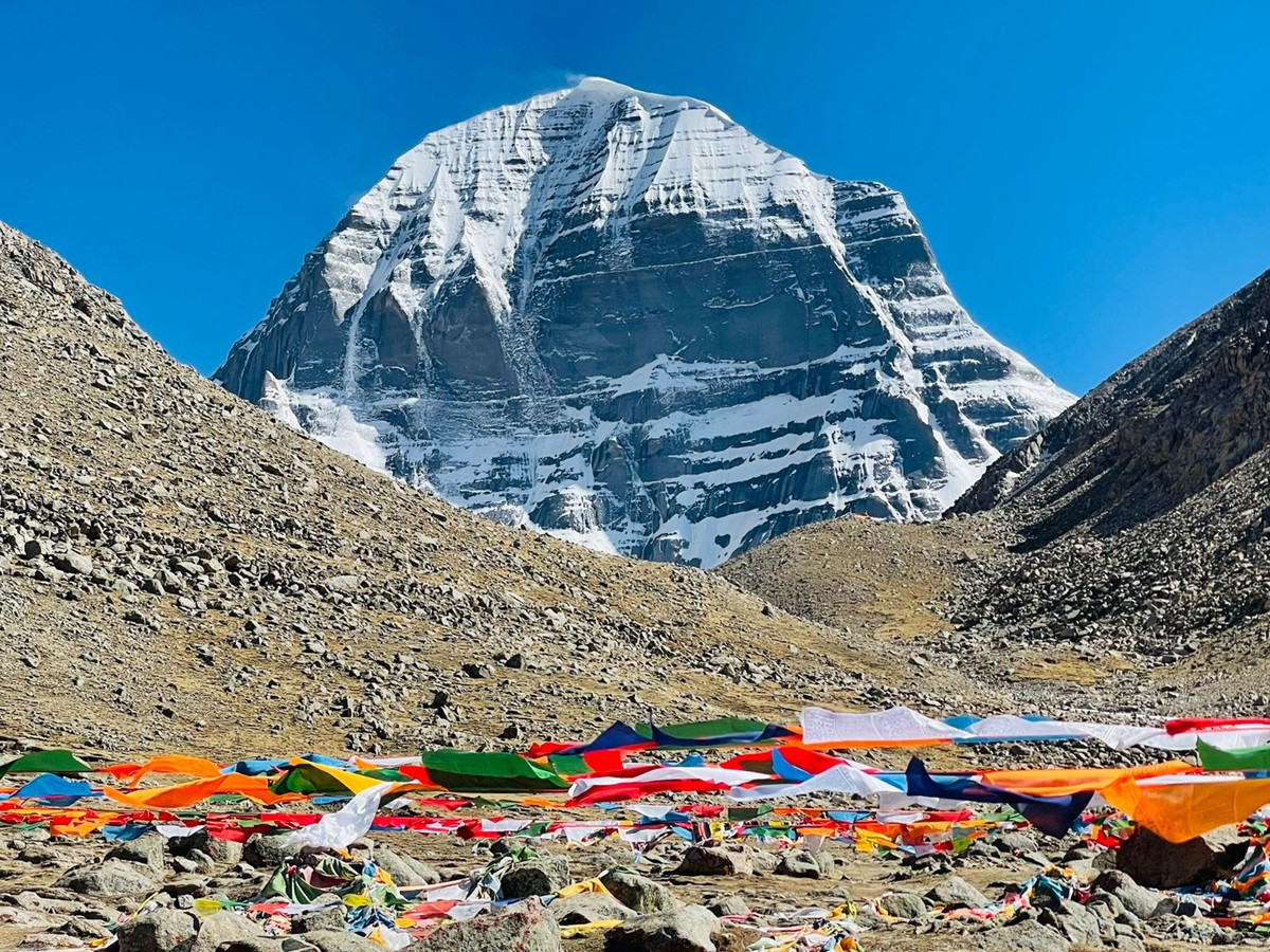 Mount Kailash Tour Package from Nepal By Helicopter